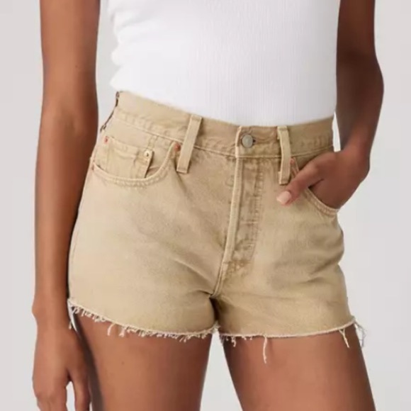 Levis Women 33 Tan Denim Button Fly Cutoff 501 Original Fit High Rise Shorts NWT - Picture 1 of 12